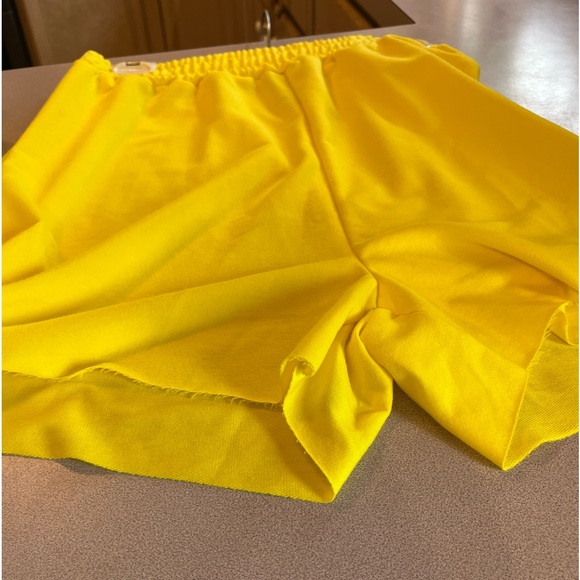 Shorts 2 piece set in pre owned condition. - Picture 2 of 4